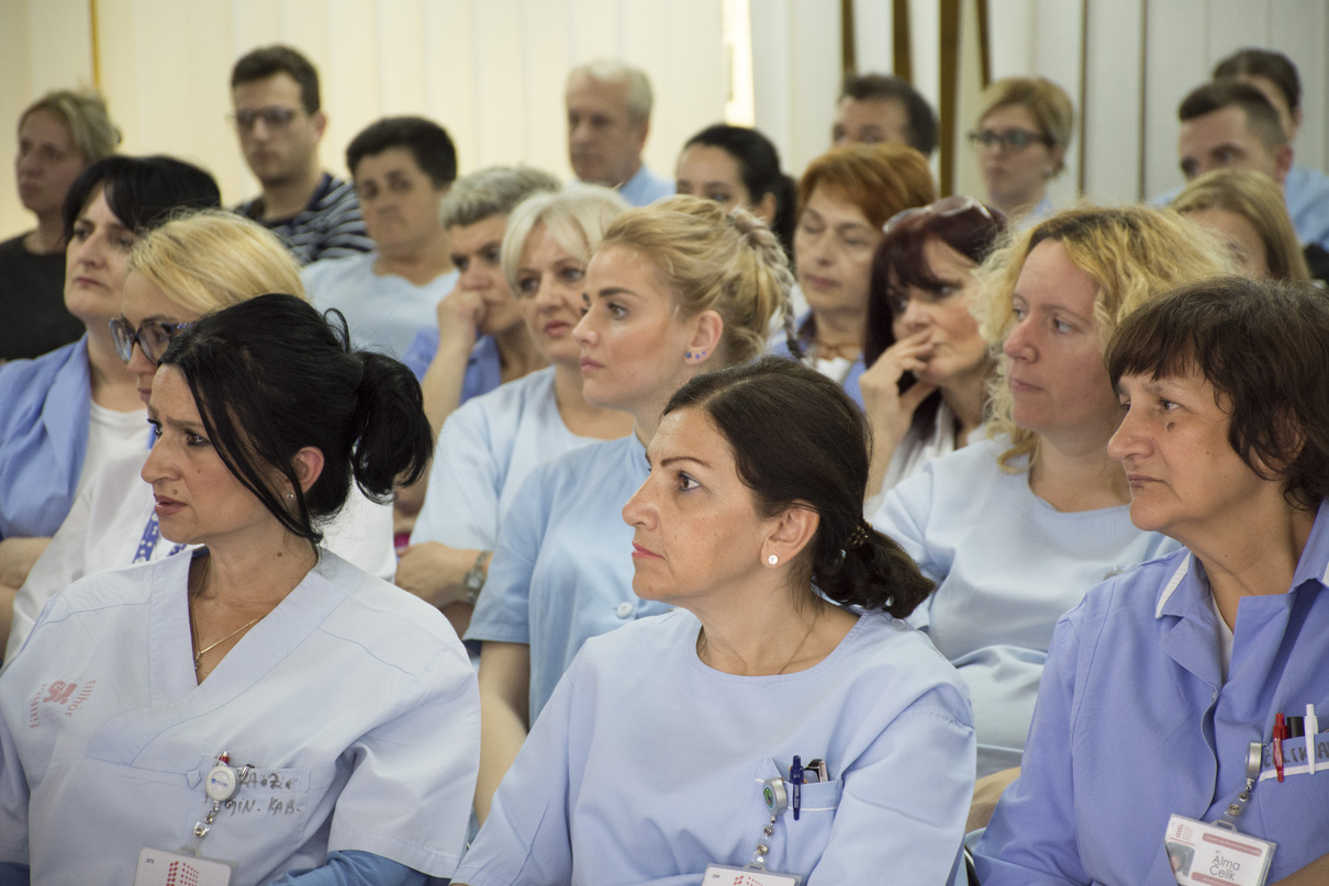 Zaposlenici Opće bolnice na obuci za primjenu Inkluzivnih standarda za osobe s invaliditetom.  